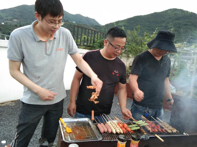 Inexhaustible delicious, endless enjoyment of baking---Barbecue activity